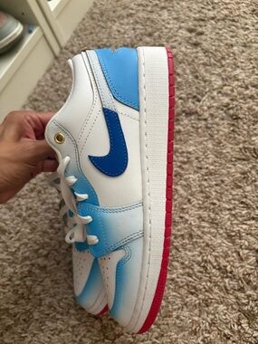 Nike Low-Top Sneakers - White, Light Blue & Royal Blue with Red Outsole
